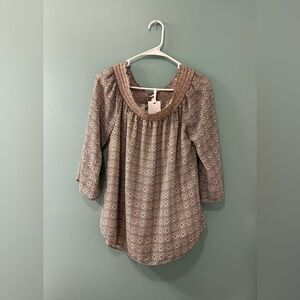 NWT … ROSE + OLIVE “Size: M” Top / Blouse